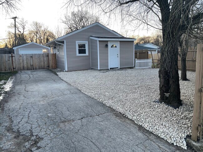 Foto del edificio - 519 N Waukegan Rd