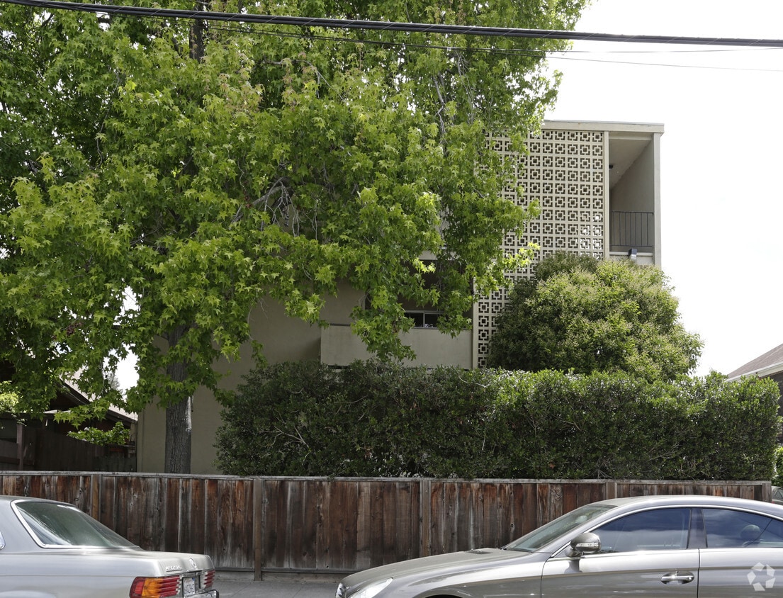Building Photo - 2925 Ellis St