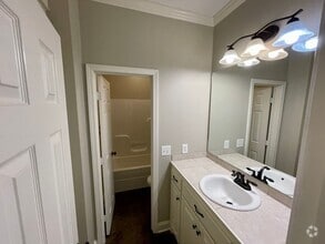 Building Photo - 119 Deer Cir