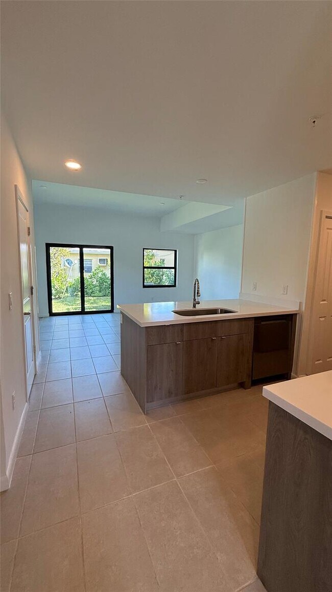 Building Photo - 2526 Pierce St