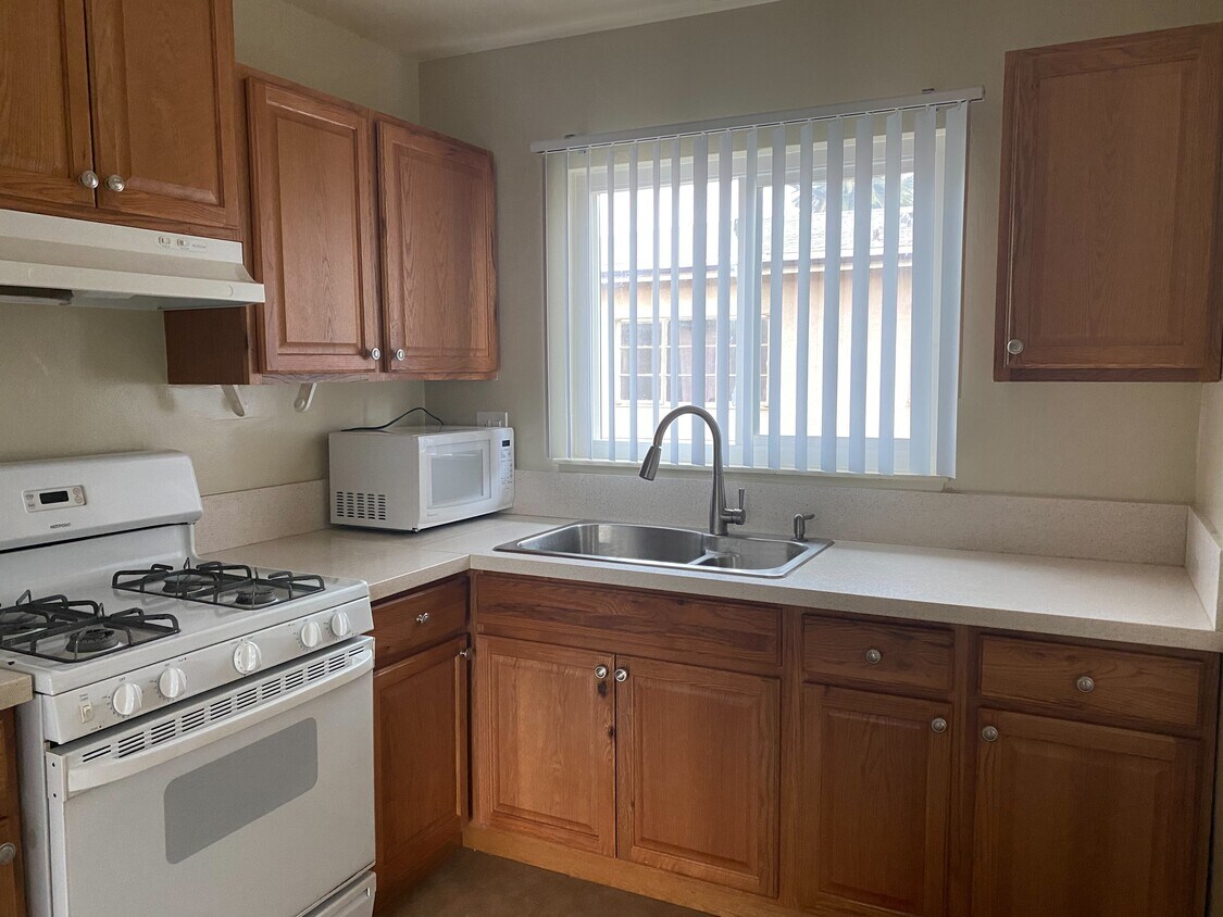 Foto principal - 6200 Hazeltine Ave