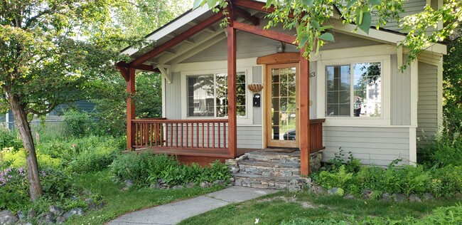 Building Photo - 2 BR/ 2 BA - Downtown House