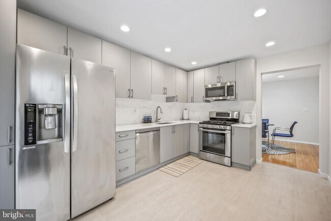 Foto del edificio - 204 Camelot Ct