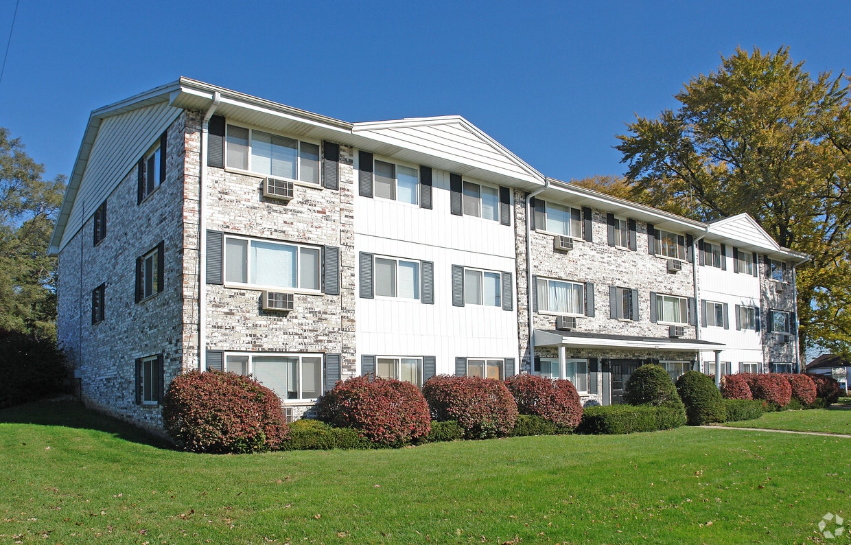 222 Grove St, Burlington, WI 53105 Apartments in Burlington, WI