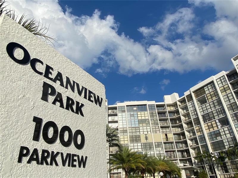 Primary Photo - 1000 Parkview Dr