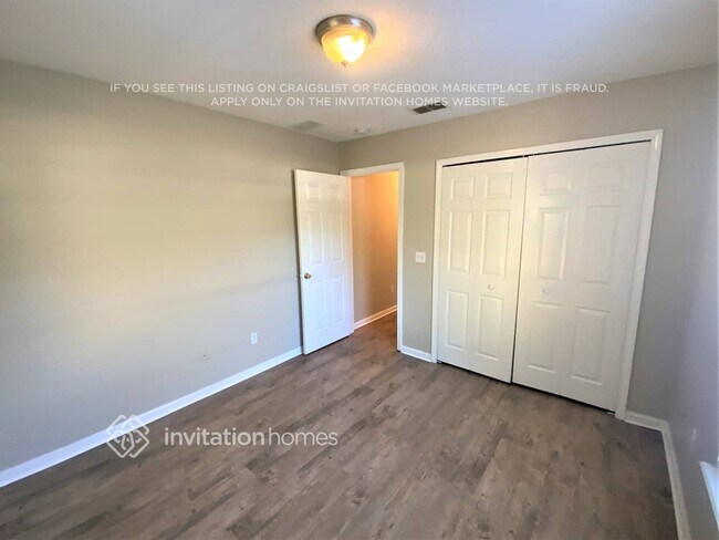 Foto del edificio - 7073 Vida Ln