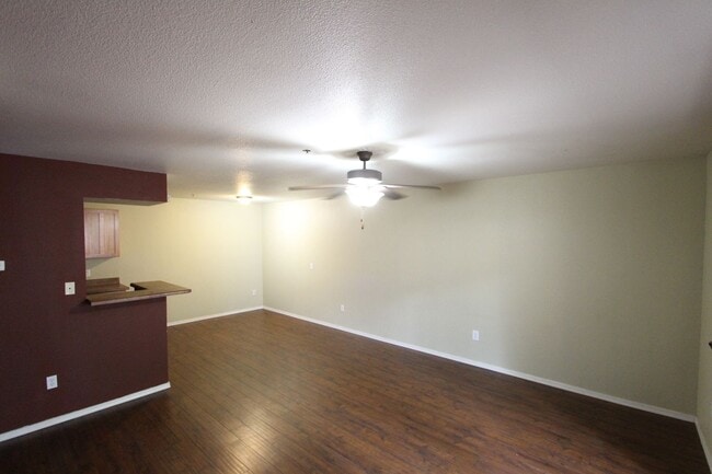 Foto del edificio - Quiet Arbors Condo Near NAU | 1 Bed + 1 Bath | Hardwood Floors | Private Balcony
