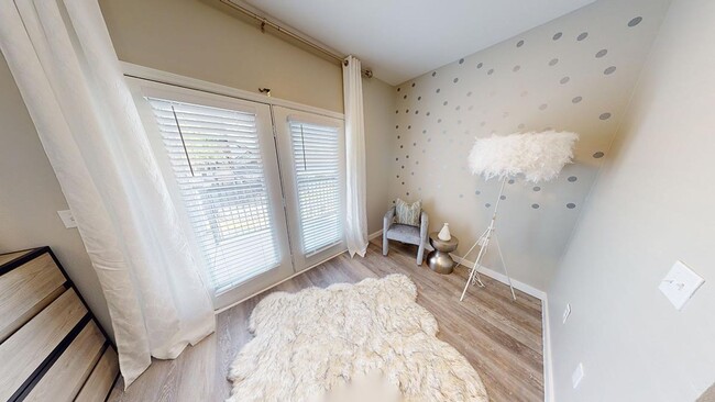 Interior Photo - Altura