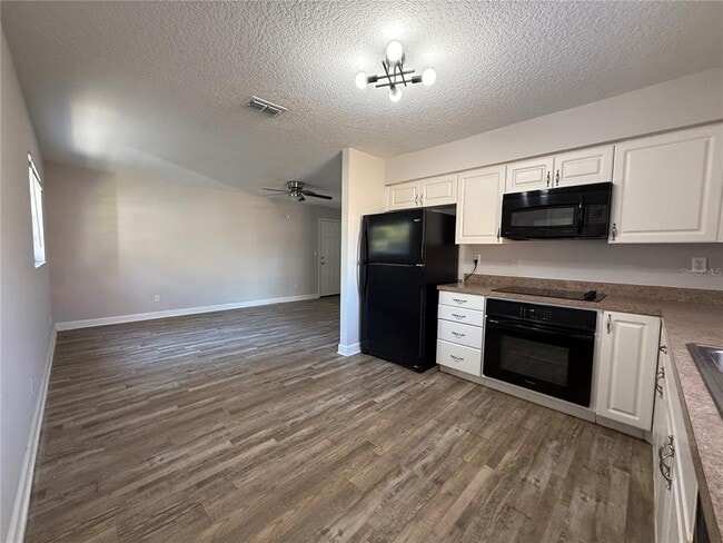 Foto del edificio - 5839 12th St