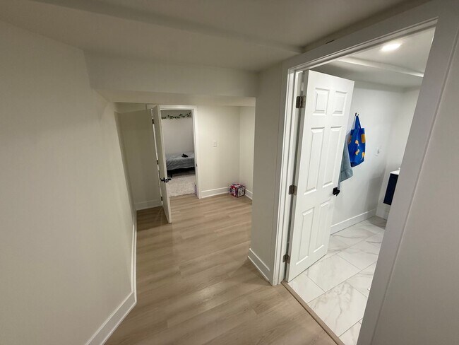 Foto del edificio - 1613 Mayflower Ln