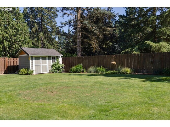 Foto del edificio - LAKE OSWEGO/LAKE GROVE LARGE UPDATE HOME O...
