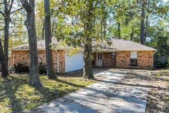 Building Photo - 230 Wedgewood Ct