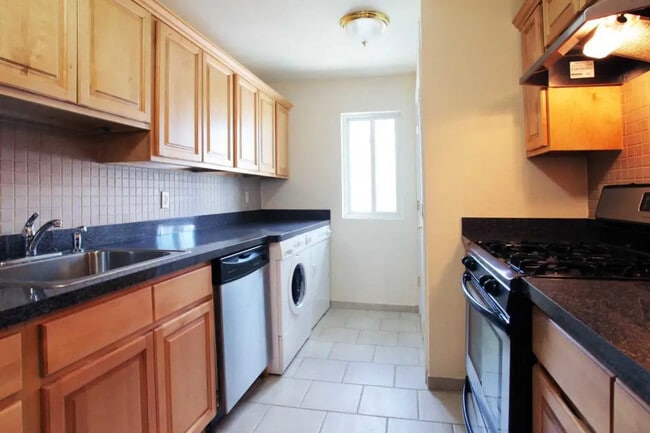 Building Photo - Rutgers Court Apartments