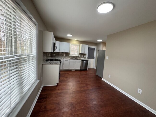 Foto del edificio - Short term lease available!