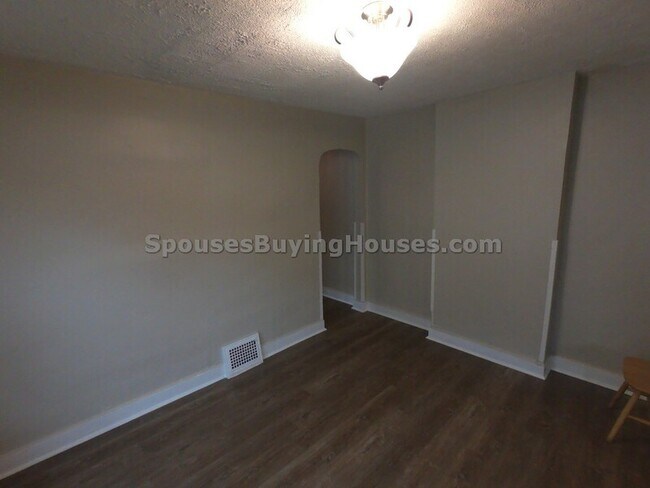 Building Photo - 622-624 N Emerson Ave