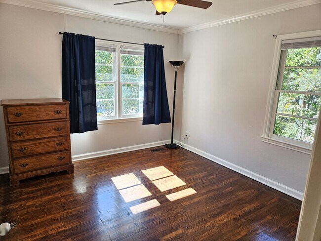 Building Photo - Nice 3 bed 1 bath home located in Marietta minutes from I-75