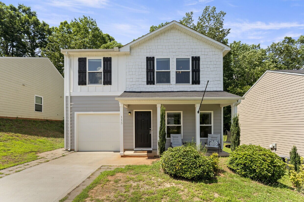 Foto principal - Charming 3-Bedroom Home in Millstone Subdi...