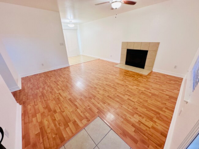 Building Photo - 5145 E Lane Ave