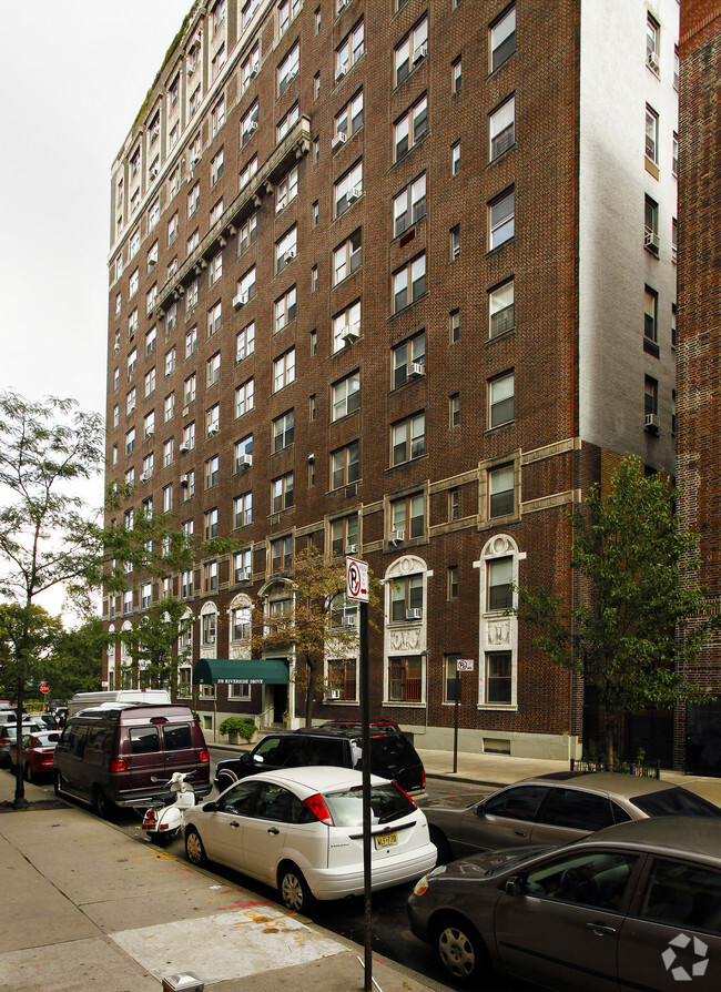 Foto del edificio - 370 Riverside Drive