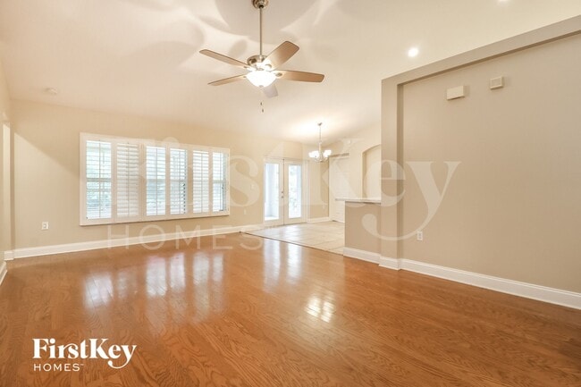 Foto del edificio - 28635 Fairweather Dr