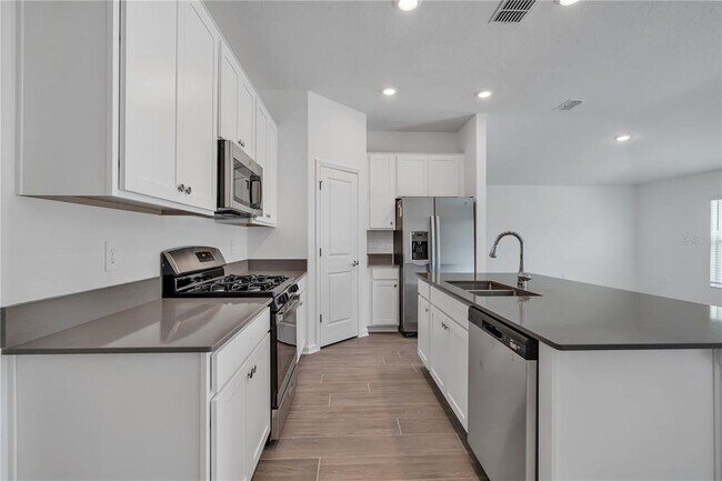 Building Photo - 34000 Sky Blossom Cir