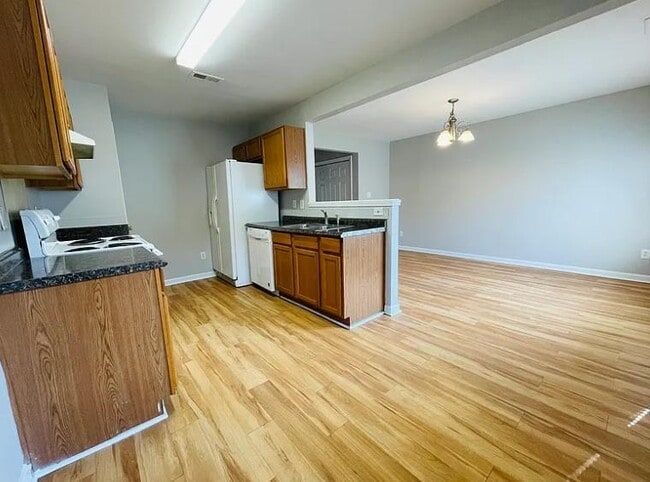 Building Photo - 5435 Eneida Sue Dr