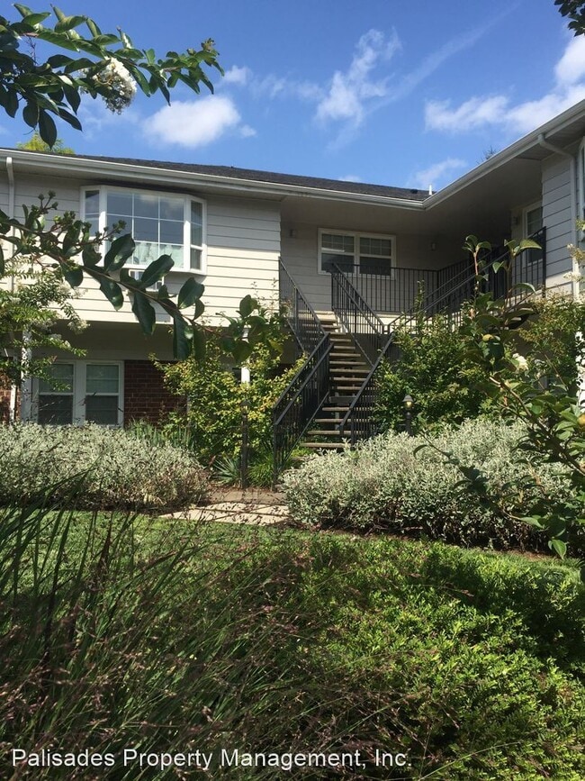 Building Photo - 587 N Rosa Parks Way