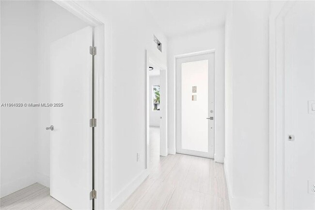 Foto del edificio - 10745 SW 217th Ave