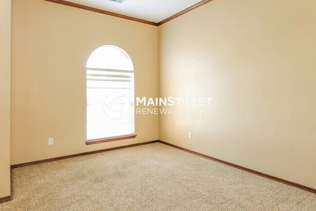 Building Photo - 4 Bedroom Pet-Friendly Home in Oklahoma City, OK with Main Street Renewal