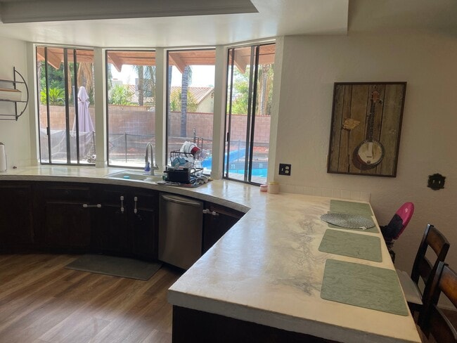 Foto del edificio - 41633 Whittier Ave