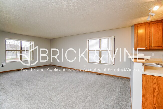 Building Photo - 560 Candleglow Road