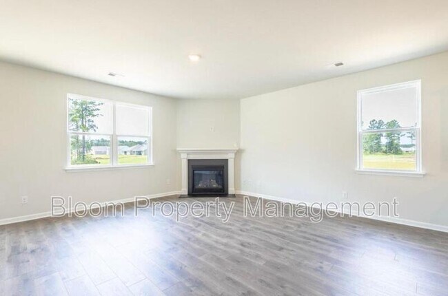 Building Photo - 528 Misty Blf Cir