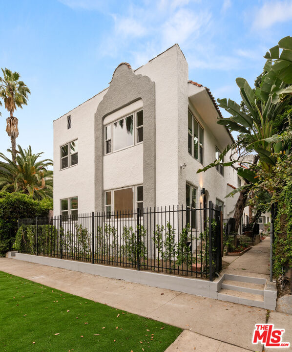 Building Photo - 5729 Carlton Way