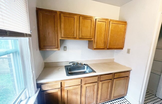 Building Photo - 319 Terrace Ave