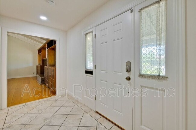 Building Photo - 1201 El Monte Ave
