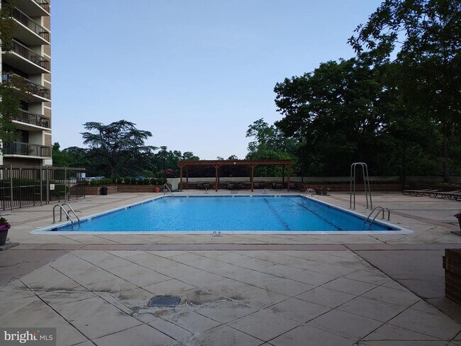 Foto del edificio - 1016 S Wayne St