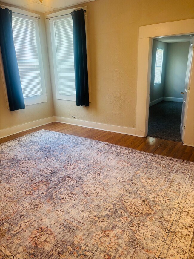 Foto del edificio - 654 Oak St