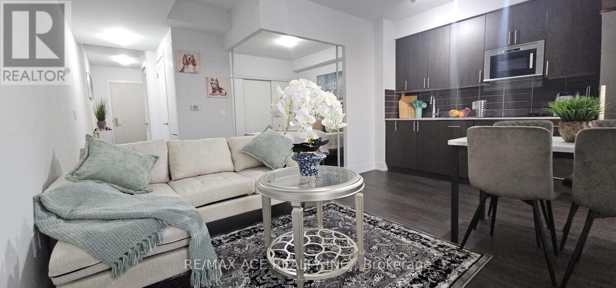 Photo principale - 2550-2550 Simcoe St N