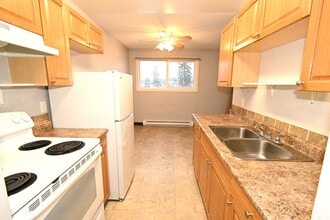 Building Photo - 4280 Quentin Ave