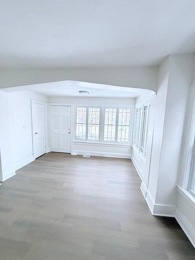 Foto del edificio - 3242-3242 Sycamore Rd