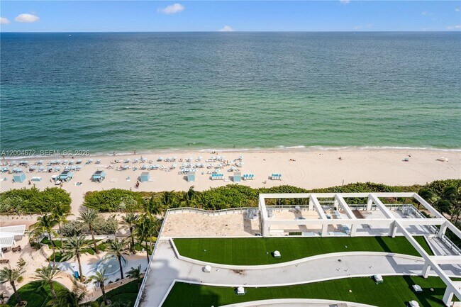 Foto del edificio - 6799 Collins Ave