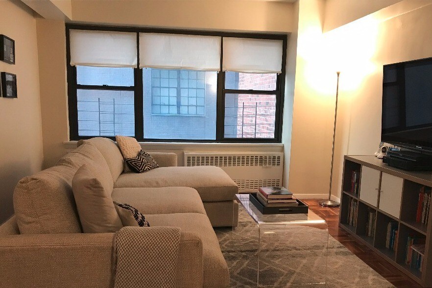 Primary Photo - 143 E 56th St