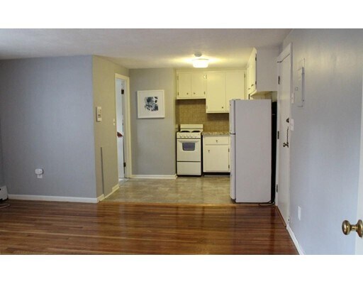 Building Photo - 210 Hillside Ave