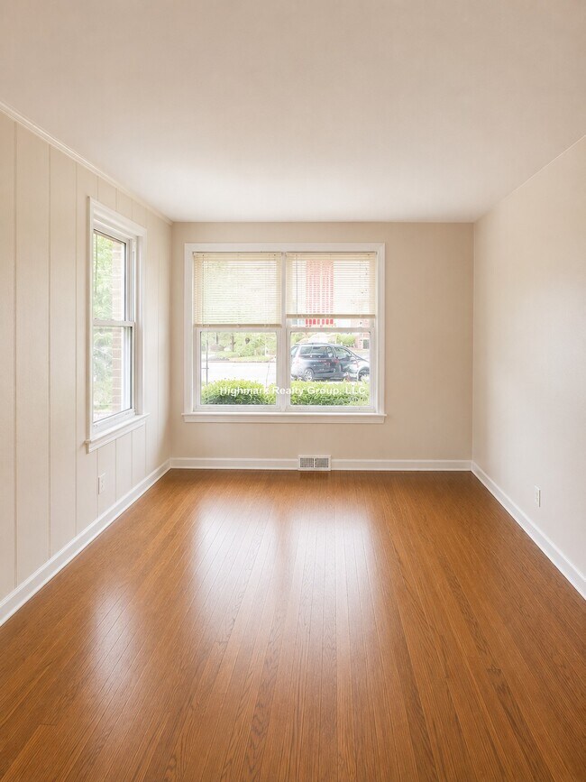 Foto del edificio - 8242 Kilpatrick Ave