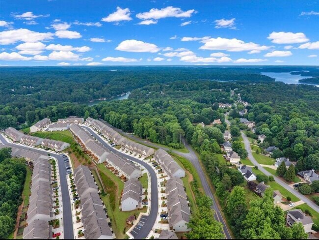 Building Photo - 1358 Endicott Ct