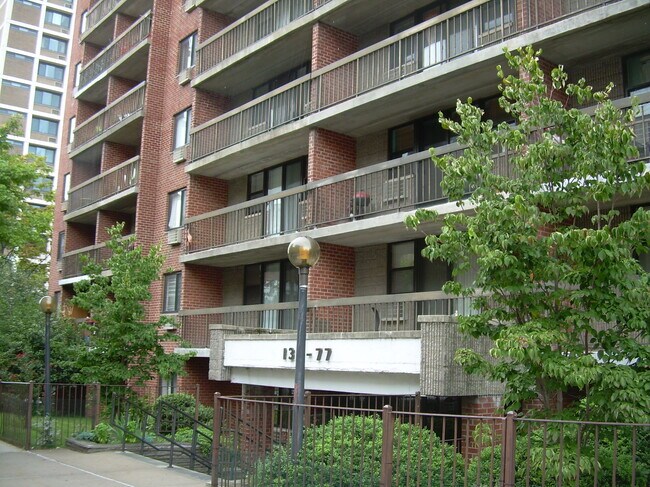 Building Photo - 137-77 45th Ave