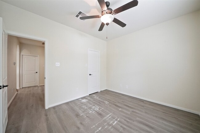 Building Photo - 126 Springshed Pl