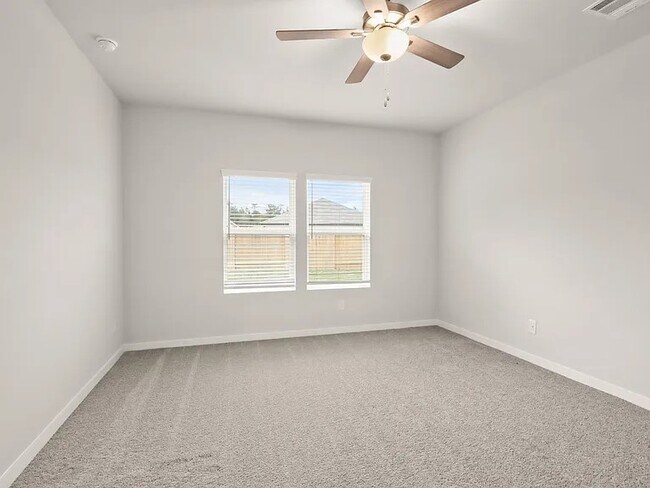 Foto del edificio - 16718 Brighter Blooms Ave