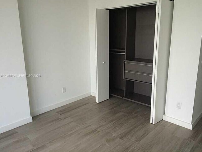 Foto del edificio - 4250 Biscayne Blvd