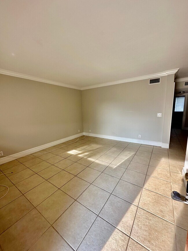 Building Photo - 100 Nottingham Cir